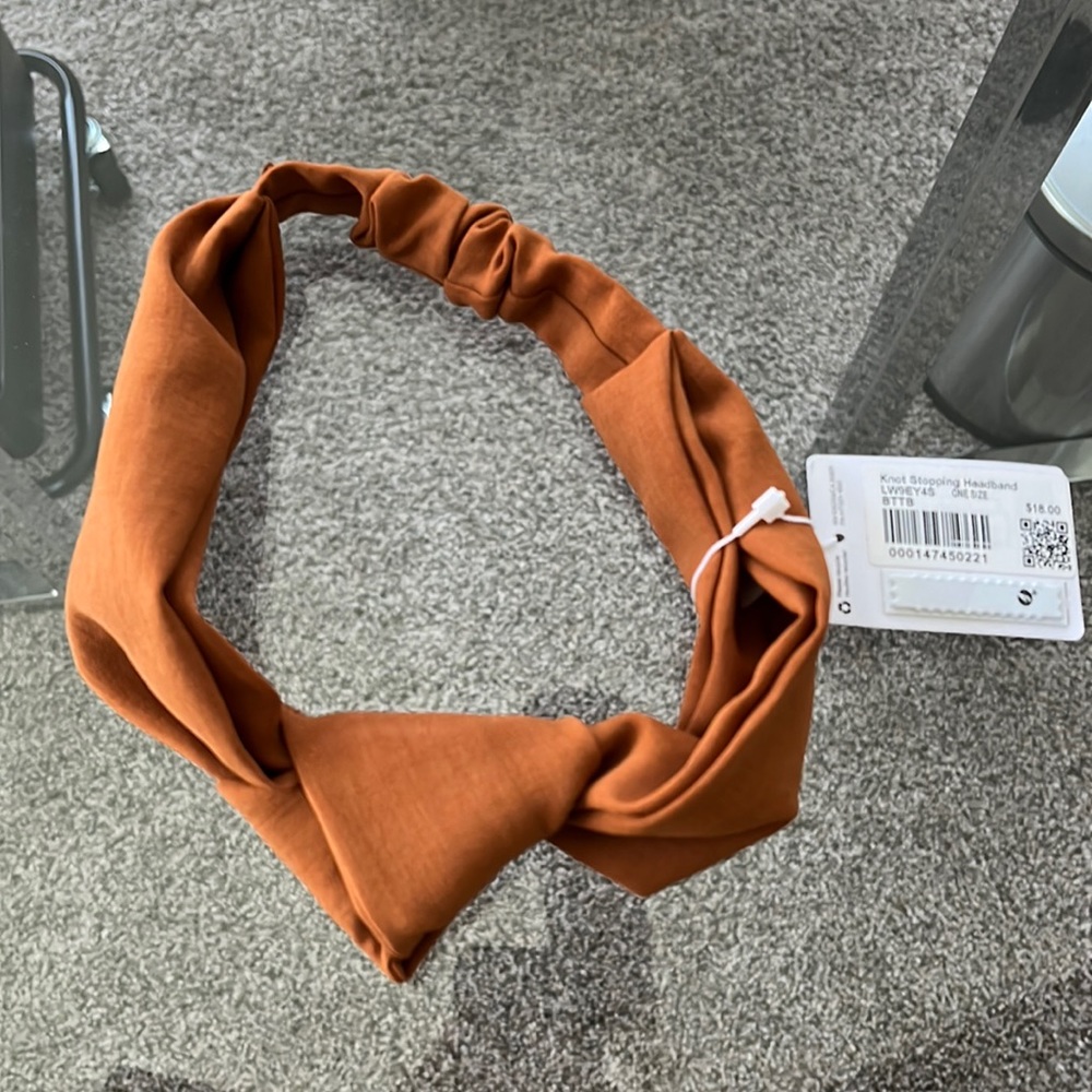 Lululemon Knot Stopping headband